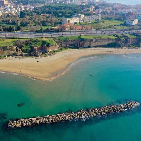 The Shabby House - Charming Seaside Retreat In Central Anzio, Steps From Beach And Train Station Kültér fotó