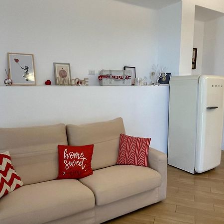 The Shabby House - Charming Seaside Retreat In Central Anzio, Steps From Beach And Train Station Kültér fotó