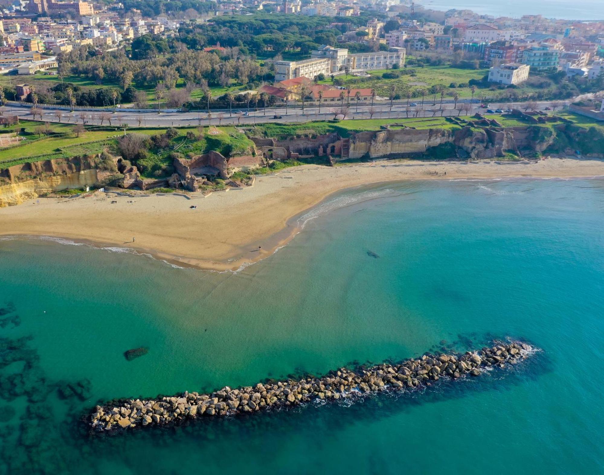 The Shabby House - Charming Seaside Retreat In Central Anzio, Steps From Beach And Train Station Kültér fotó