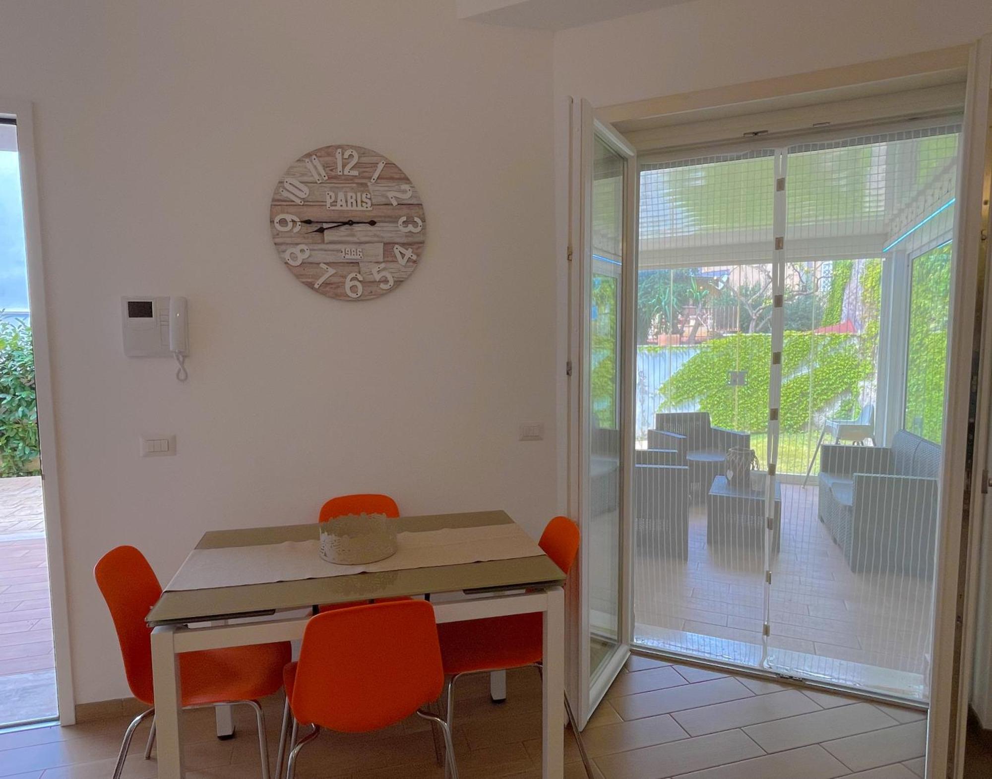 The Shabby House - Charming Seaside Retreat In Central Anzio, Steps From Beach And Train Station Kültér fotó
