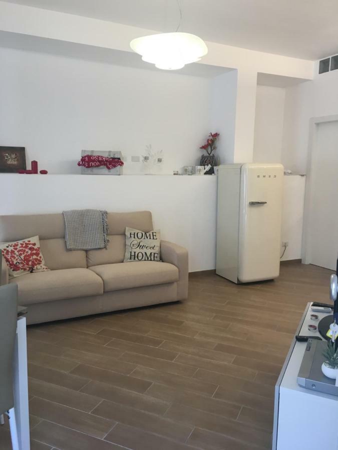 The Shabby House - Charming Seaside Retreat In Central Anzio, Steps From Beach And Train Station Kültér fotó