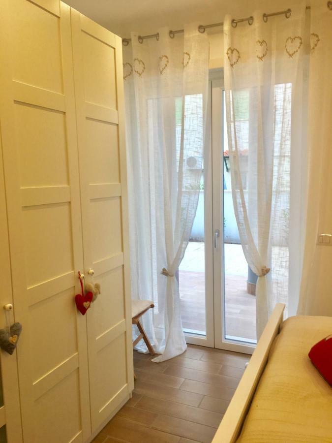 The Shabby House - Charming Seaside Retreat In Central Anzio, Steps From Beach And Train Station Kültér fotó