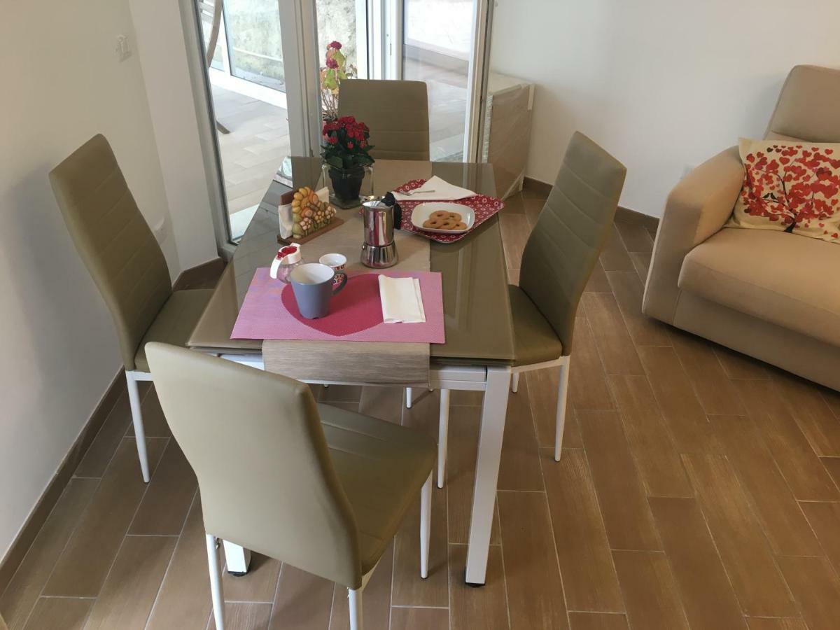 The Shabby House - Charming Seaside Retreat In Central Anzio, Steps From Beach And Train Station Kültér fotó