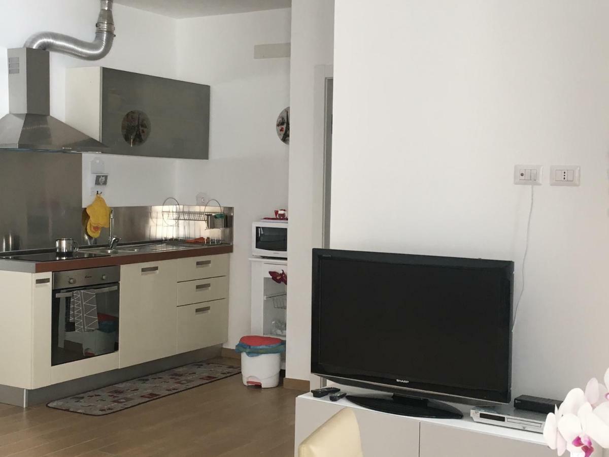 The Shabby House - Charming Seaside Retreat In Central Anzio, Steps From Beach And Train Station Kültér fotó