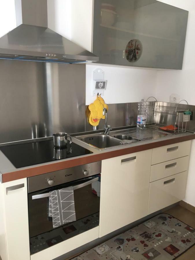 The Shabby House - Charming Seaside Retreat In Central Anzio, Steps From Beach And Train Station Kültér fotó