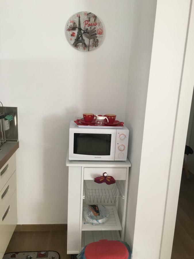 The Shabby House - Charming Seaside Retreat In Central Anzio, Steps From Beach And Train Station Kültér fotó