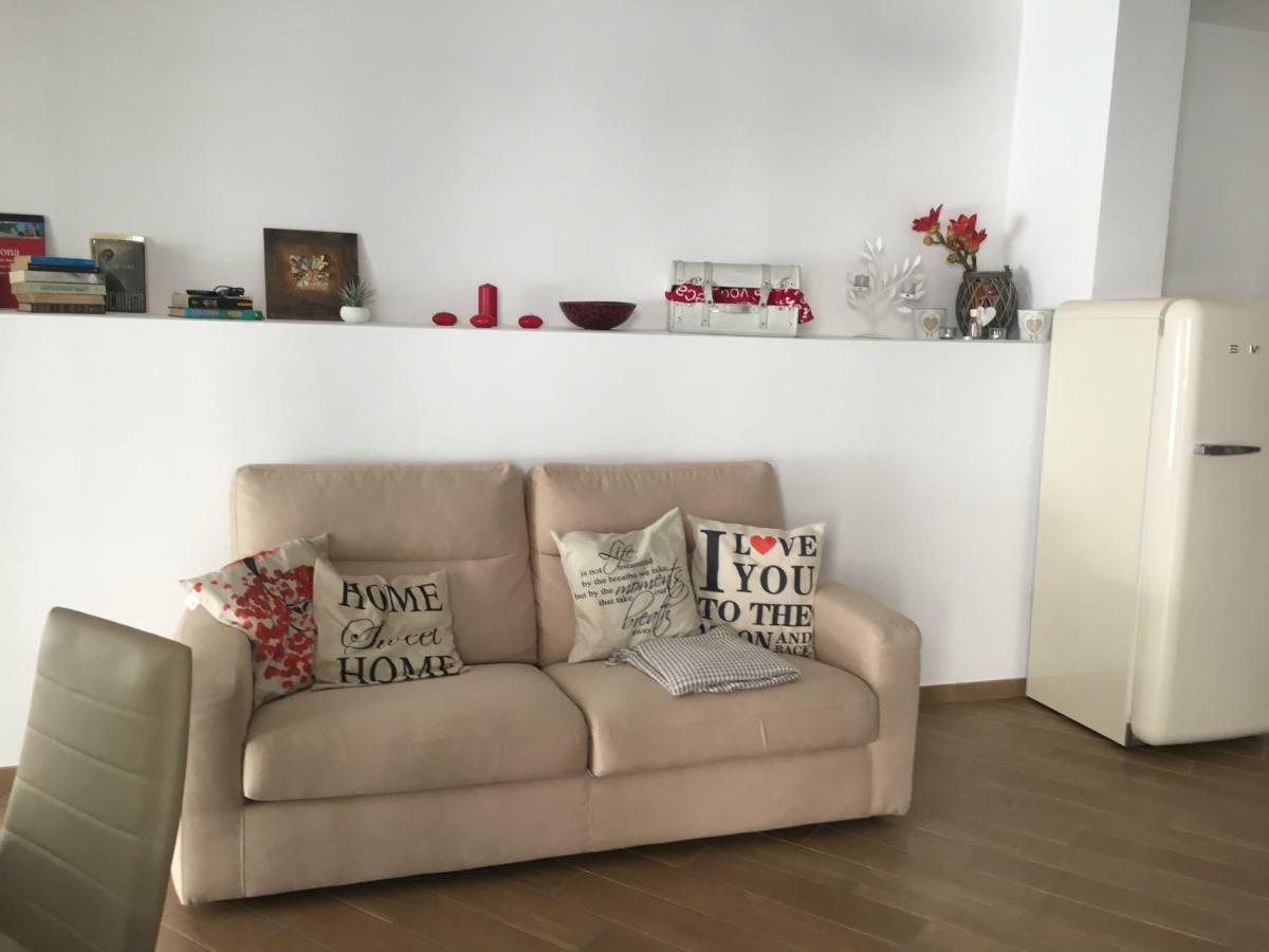 The Shabby House - Charming Seaside Retreat In Central Anzio, Steps From Beach And Train Station Kültér fotó